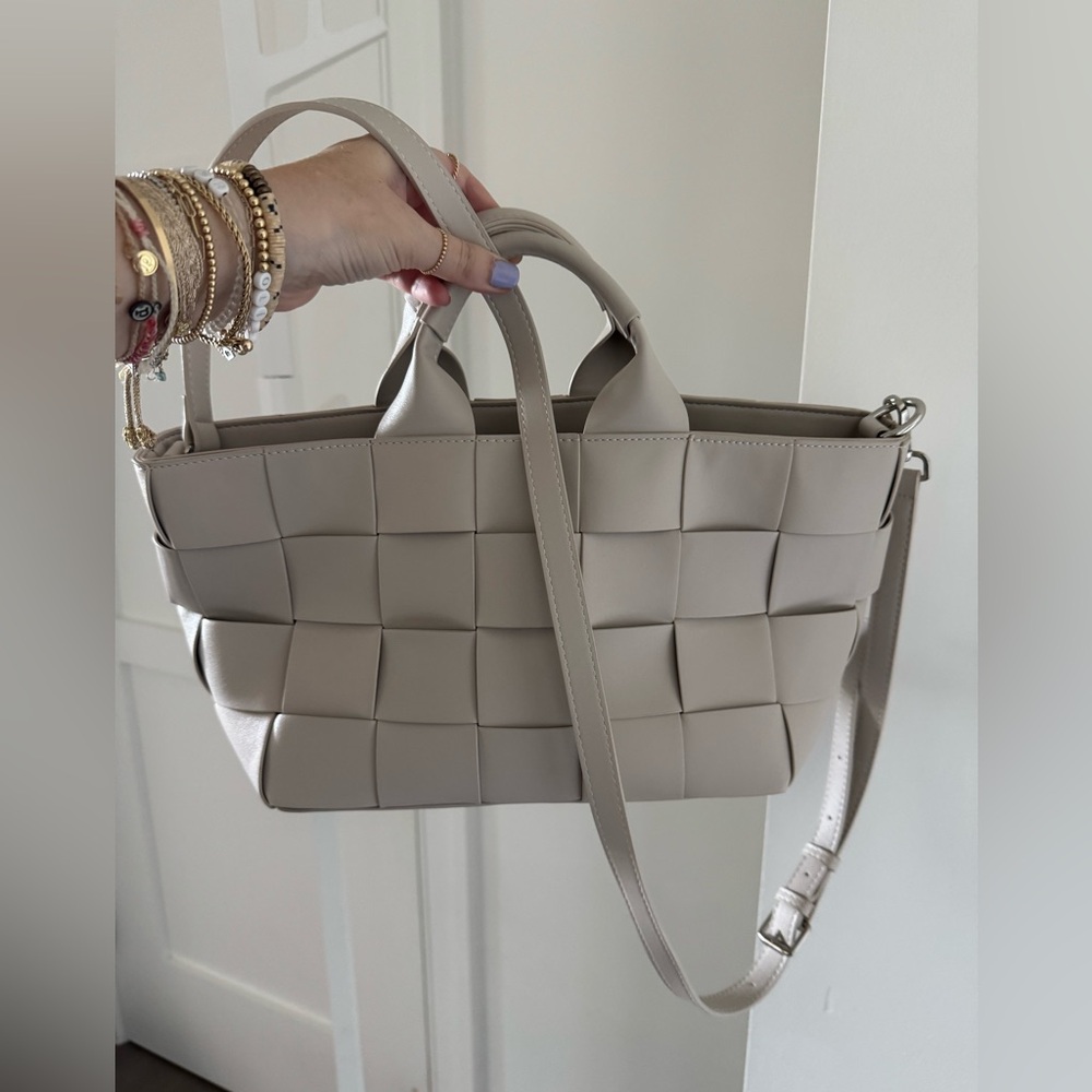 Woven Leather Tote Bag in Light Grey